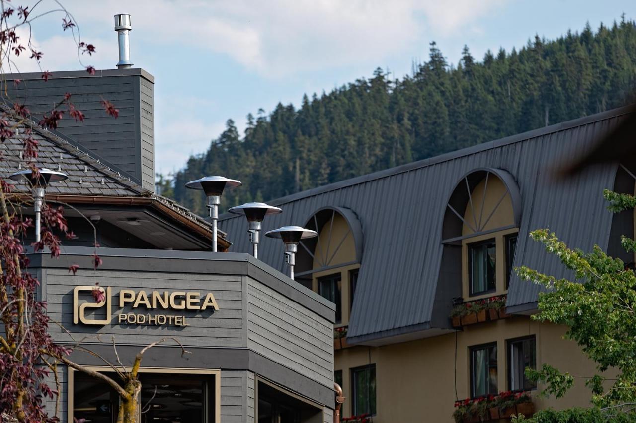Pangea Pod Hotel (Adults Only) Whistler Exteriör bild